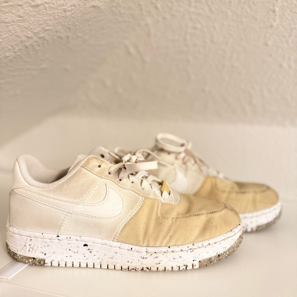 Nike Beige and Off-White Sneakers